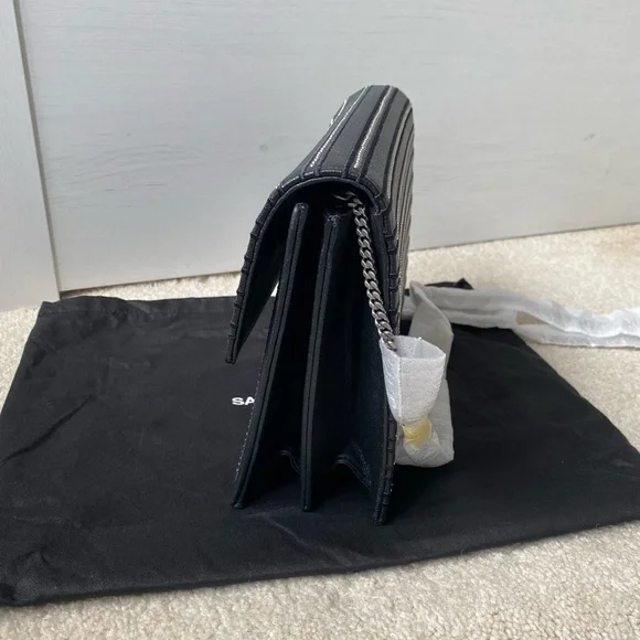 **AUTHENTIC YSL HANDBAG** - Picture 3 of 16